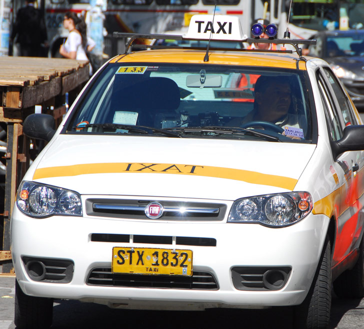 Edgardo Novick propone eliminar las mamparas en los taxímetros