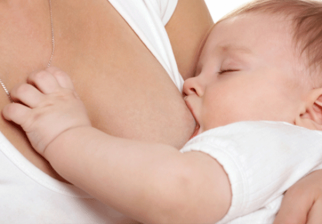La lactancia materna también podría reducir el riesgo de leucemia infantil. Foto: EFE