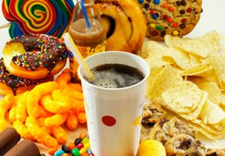 Para la OMS los alimentos ultraprocesados son los causantes de la obesidad. Foto: AFP