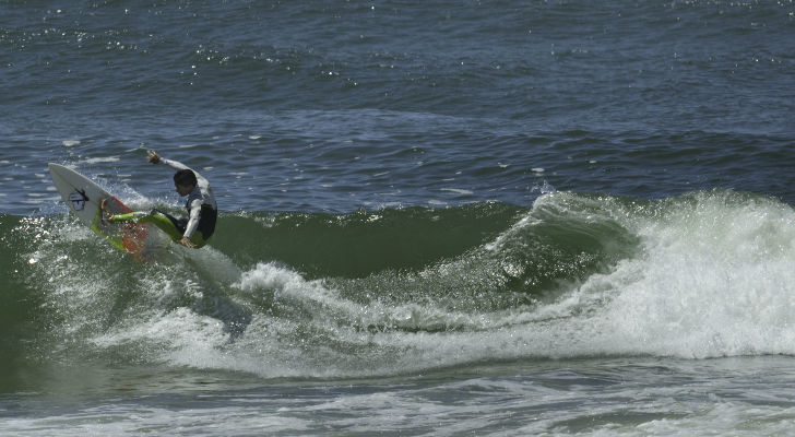 Surf en Playa El Emir