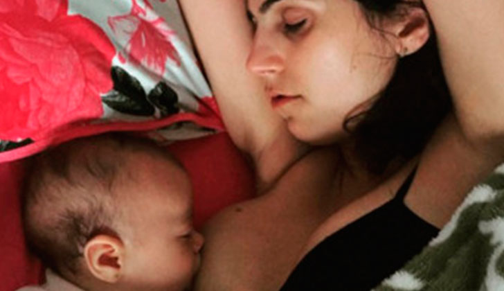 Diputada brasileña desata polémica por una foto suya dando de mamar .