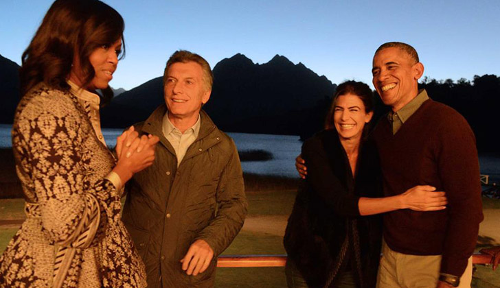 Las dos parejas presidenciales, ayer en sus últimos momentos en Bariliche, luego de que  los Obama tomara el vuelo hacia Ezeiza, y luego hasta Estados Unidos. Foto: Facebook Mauricio Macri. 