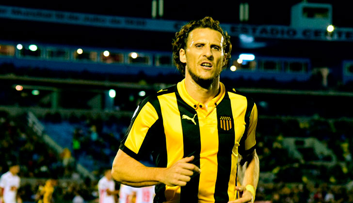 Peñarol frente a Huracán perdió mucho más que un partido. Foto: Gonzalo Ramírez