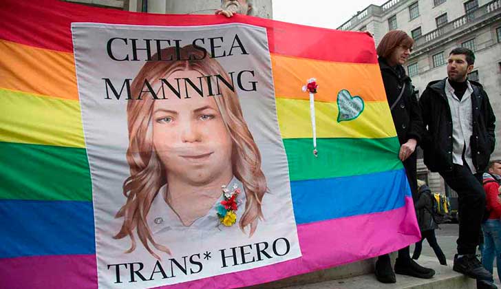 Snowden pide a Obama perdonar Chelsea Manning antes de dejar el poder.