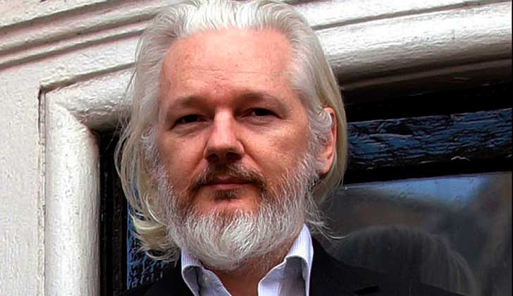 Julian Assange: 'Hillary Clinton es la carnicera de Libia'.