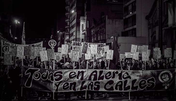 "¡Tocan a una, tocan a todas!": la marcha de NiUnaMenos en imágenes. Foto: Camila Cardoso /LARED21