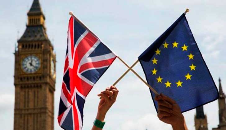 Brexit: Reino Unido busca mantener una "unión aduanera temporal" con la UE tras su salida del bloque.