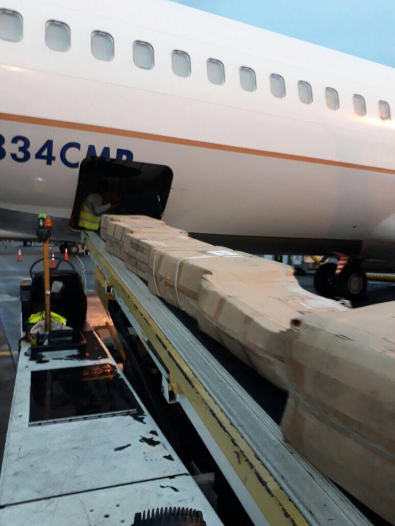 Más de 2.267 kilos de alimentos fueron llevados en un avión de Copa a Saint Marteen.
