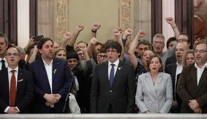 La Fiscalía General acusa de rebelión, sedición y malversación a los responsables de la DUI. Foto: EFE