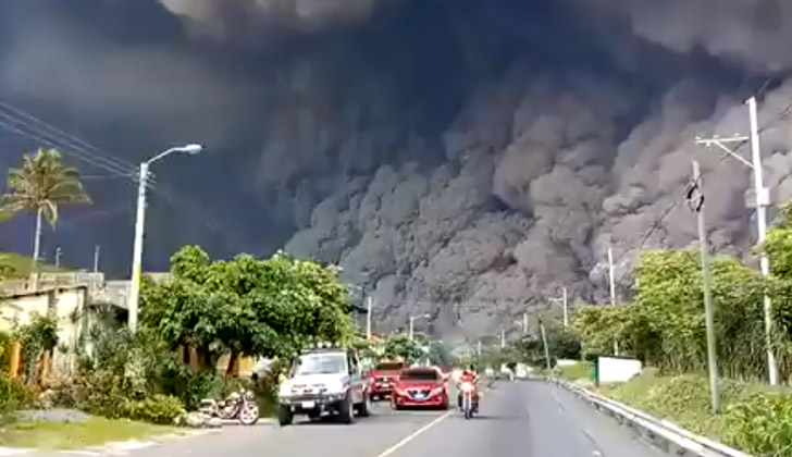 Erupción del Volcán de Fuego, Guatemala. Foto: Twitter.
