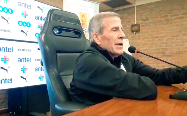 Óscar Washington Tabárez en conferencia de prensa / Foto: AUF