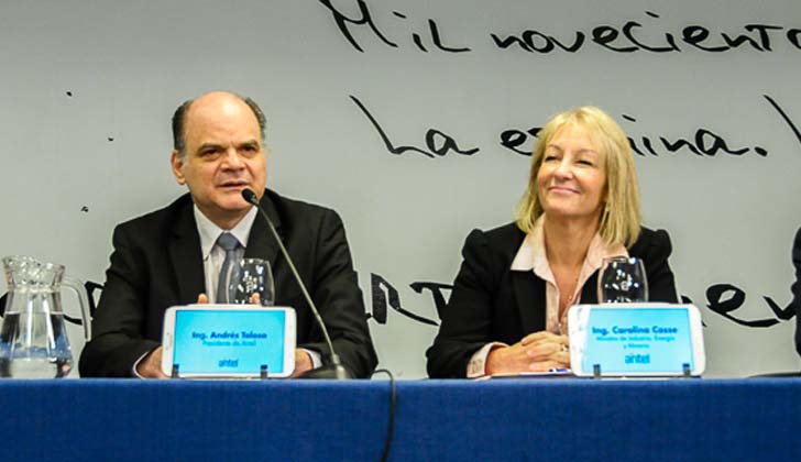 Andrés Tolosa (presidente de ANTEL) y Carolina Cosse (ministra de Industria, Energía y Minería).