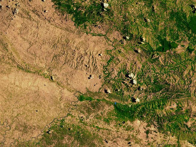 Frontera entre Haití (izq.) y República Dominicana (der.) muestra la triste realidad. Foto: NASA