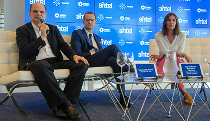 Presidente de ANTEL, Andrés Tolosa; subsecretario de Industria, Guillermo Moncecchi; y presidenta de INUMET, Madeleine Renom.