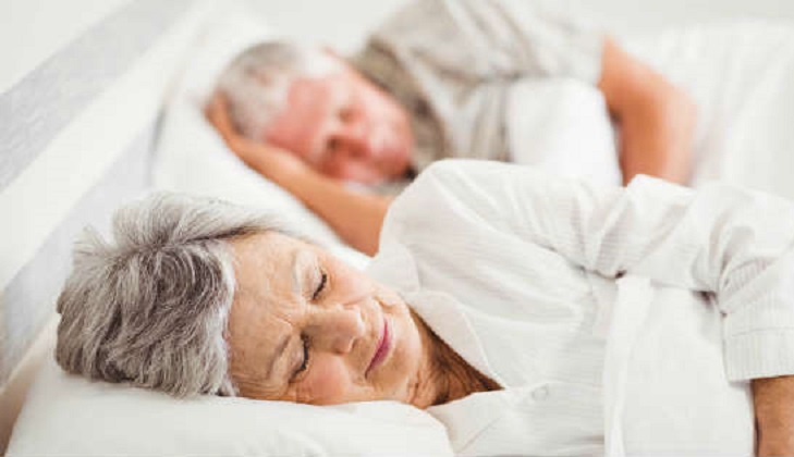 Dormir lo suficiente cuida al corazón y es bueno para el bienestar general. 