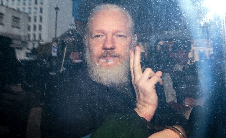 La justicia estadounidense presenta 17 nuevos cargos contra Assange 