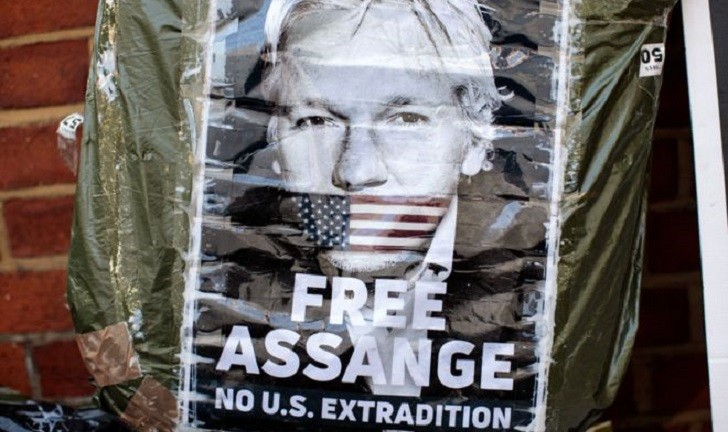 Ecuador entregará a EEUU los documentos que Assange dejó en su embajada de Londres
