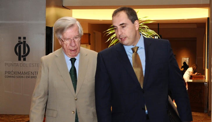 Ministro de Economía, Danilo Astori, junto al subsecretario, Pablo Ferreri. Foto: Presidencia de la República.