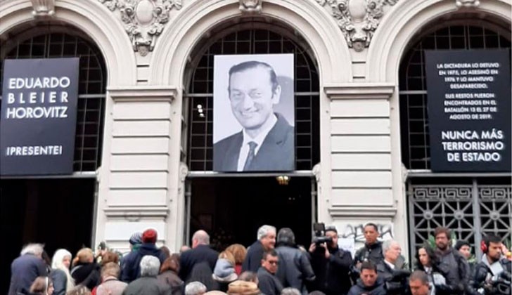 Honras fúnebres a Eduardo Bleier, en la Universidad de la República. Foto: Presidencia de la República.