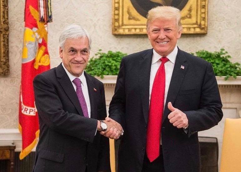 Sebastián Piñera saludando a Donald Trump en la Casa Blanca en octubre de 2019. Foto: Facebook / Sebastián Piñera