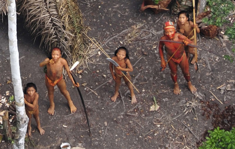 Imagen aérea captada con un dron de una tribu aborigen brasileña no contactada. Foto: FUNAI