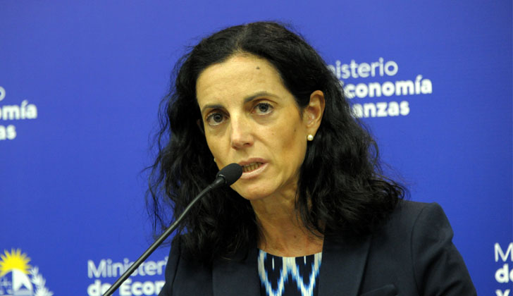 Ministra de Economía y Finanzas, Azucena Arbeleche. Foto: Presidencia. 