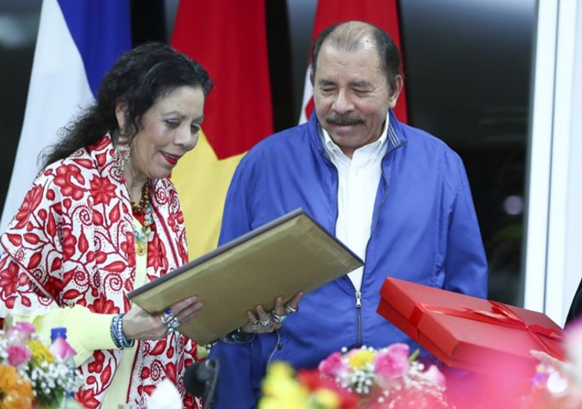 Daniel Ortega junto a su esposa y vicepresidenta Rosario Murillo. Foto: El 19 digitial / Jairo Cajina