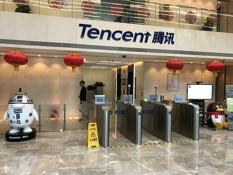Entrada de las oficinas de Tencent en Shenzhen, China. Foto: Flickr / Christ Yunker