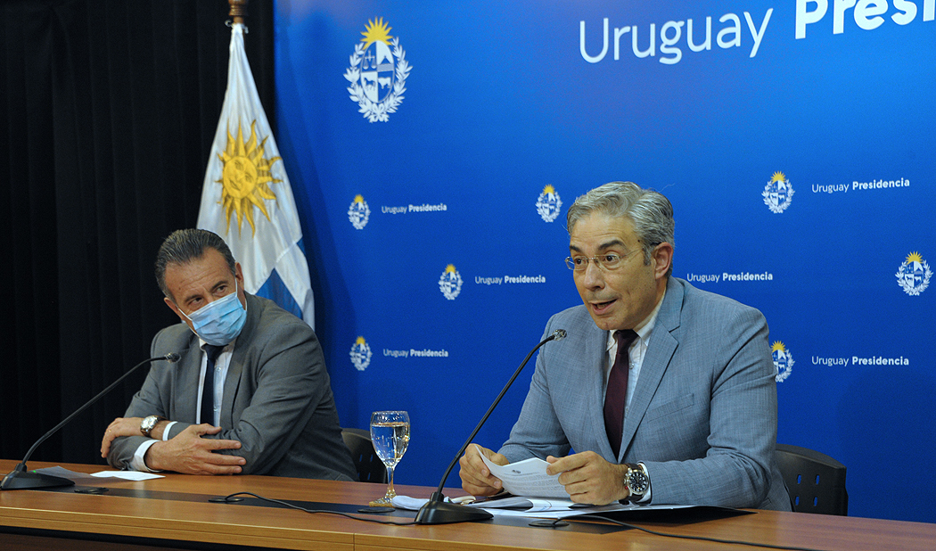 Daniel Salinas (izq) y Robert Silva en conferencia de prensa. Foto: Presidencia
