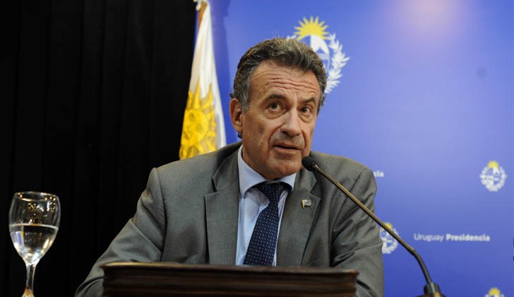 El ministro de Salud, Daniel Salinas, ha sido convocado ante el Parlamento.