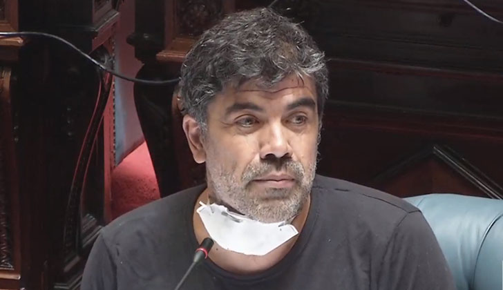 Andrade rechazó editorial del diario El País.