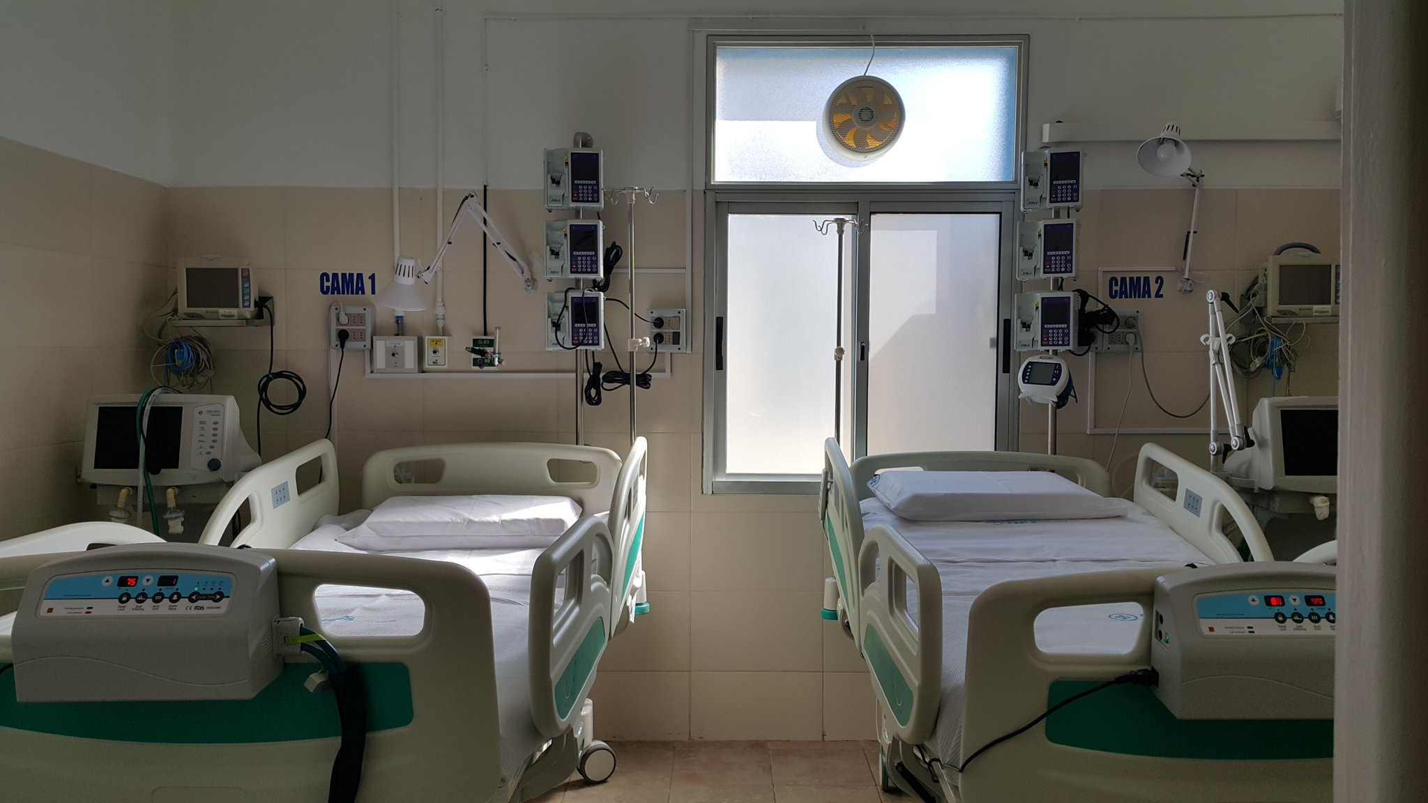 Camas de terapia intensiva en el Hospital Regional de Salto. Foto: MSP