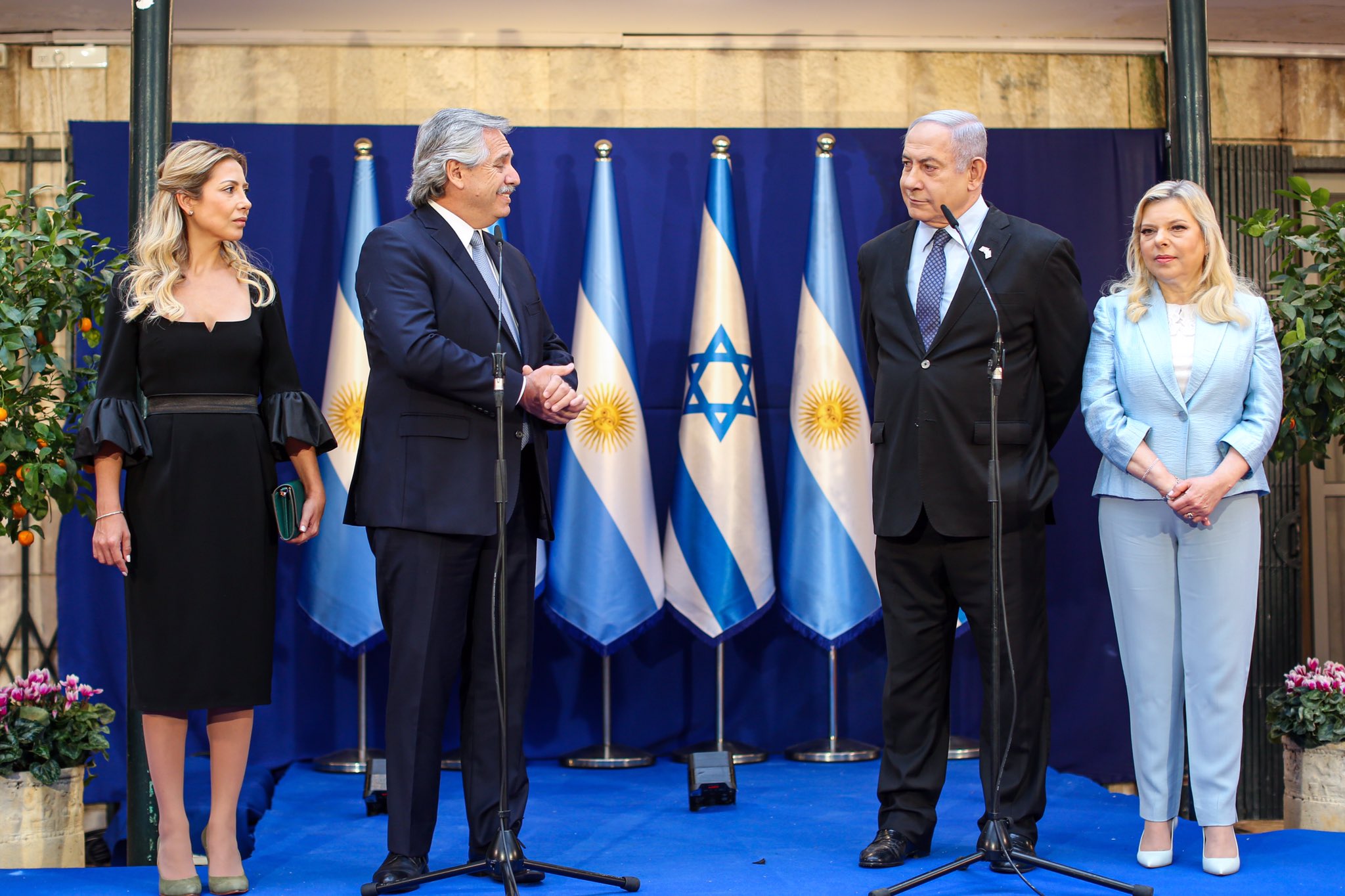 Alberto Fernández junto a Benjamin Netanyahu durante una visita oficial a Israel en 2020. Foto: Casa Rosada