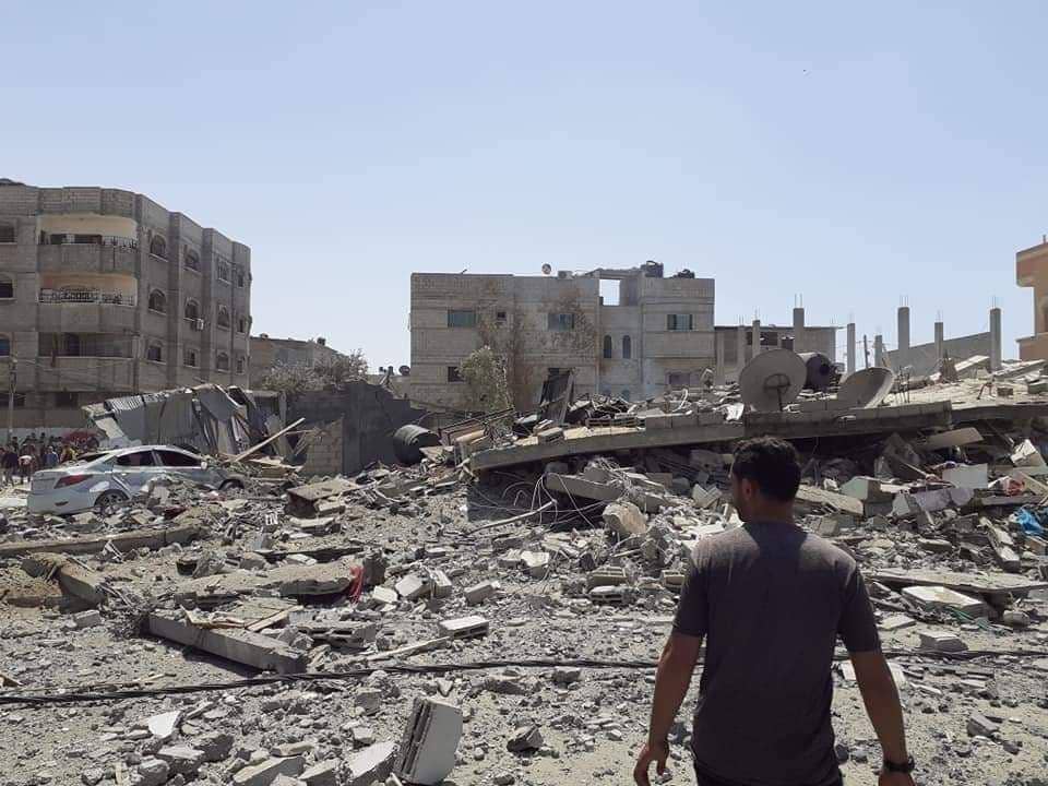 Aviones israelies bombardearon una vivienda en el campo de AlShabura en Rafah, en la Franja de Gaza. Imagen compartida este jueves por la organización Palestina Hoy