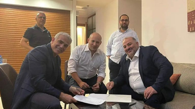 Integrantes de la nueva coalición del gobierno israelí.