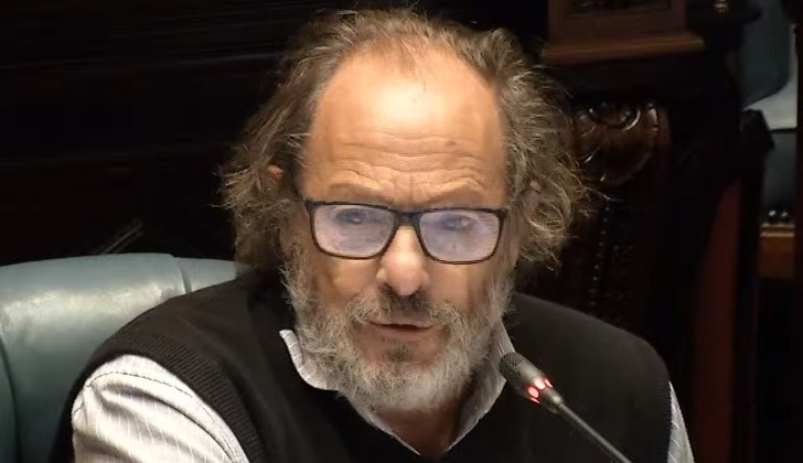 Olesker: Recién al final de 2024 se volvería al nivel salarial de 2019 - Vimarsana News