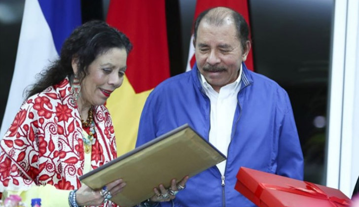 Daniel Ortega junto a su esposa y vicepresidenta Rosario Murillo. Foto: El 19 digital / Jairo Cajina.