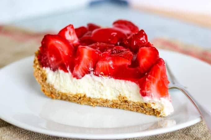 Strawberry-Pretzel-Pie-FEATURE-e1563931182195-680x450