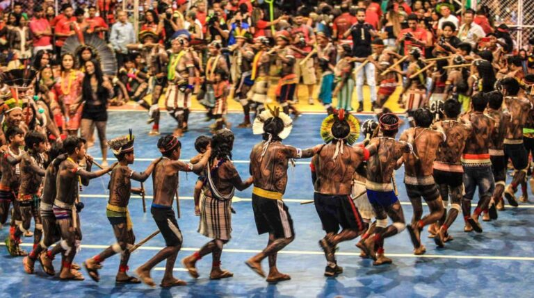 Actos en relación con la semana de los pueblos indígenas, los grandes olvidados de los pactos entre las élites en Brasil. Créditos: Rodolfo Oliveira/Agência Pará. Fotos Públicas]