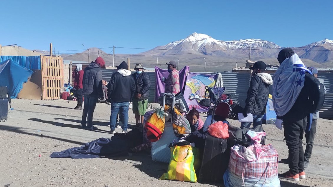 Colchane se convirtió en los últimos años en la puerta de entrada de miles de inmigrantes indocumentados que buscan una vida mejor en Chile. Foto cortesía de Radio Universidad de Chile