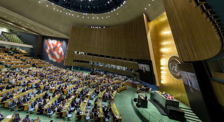Una panorámica de la Asamblea General durante la sesión de emergencia sobre Ucrania en la que se votó la suspensión de la membresía de Rusia en el Consejo de Seguridad. Foto: ONU / Manuel Elías