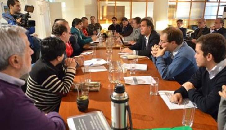 The greater the coverage of employees by collective agreements, the lower the salary differences Collective negotiation. Photo: MTSS/File.