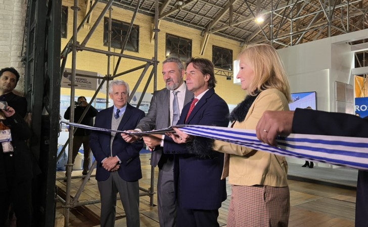 Luis Lacalle Pou y Carolina Cosse inauguraron la décimo primera edición de la Feria de la Construcción. Foto: Twitter / Luis Lacalle Pou