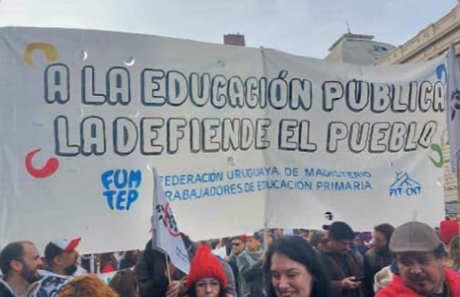 Education unions held a massive march for a decent budget and comprehensive education March