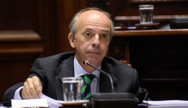 Javier García, ministro de Defensa Nacional. 