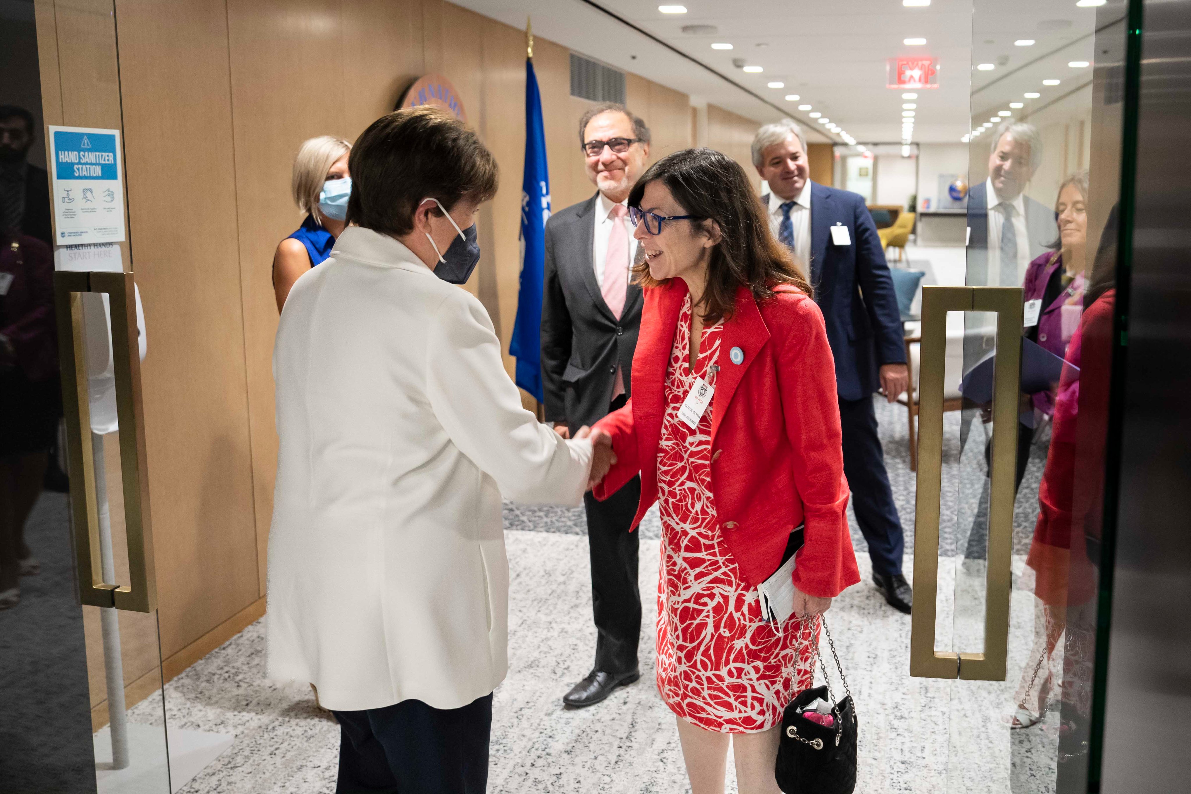 Silvina Batakis junto a Cristalina Georgieva, gerente del Fondo Monetario Internacional. Foto: Twitter / Silvina Batakis
