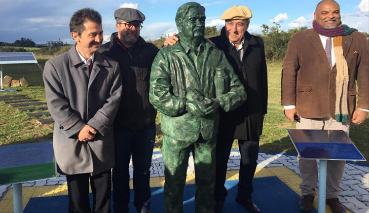 Estatua de Mujica en Brasil. Foto: Alfredo Fratti.