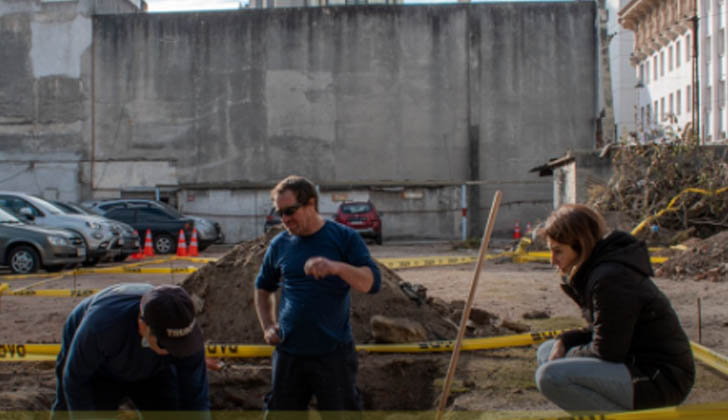 Trabajos de excavación. Foto: Martín Varela (MHN).