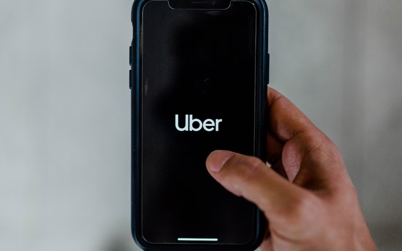 Canelones taxi drivers reject the presence of Uber because it "takes away work" Photo: UNsplash / Austin Distel