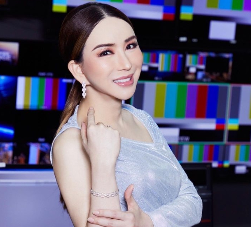 La nueva propietaria de Miss Universo. Foto: Instagram / Jakkaphong Jakrajutatip